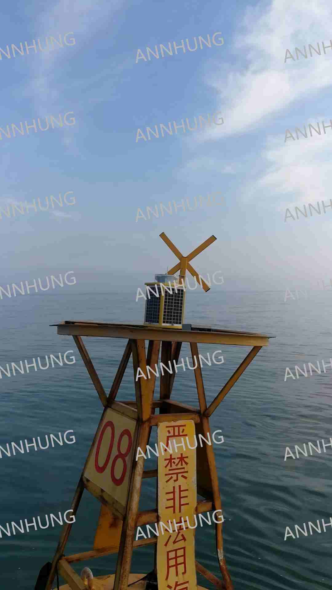 trường hợp công ty mới nhất về Project Case Display of AH-ML-S7 LED Solar Powered Marine Lantern on Offshore Navigation Buoy 
