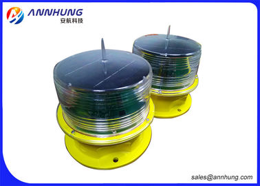 Ánh sáng đường băng năng lượng mặt trời sân bay màu vàng đỏ với pin có thể tái chế